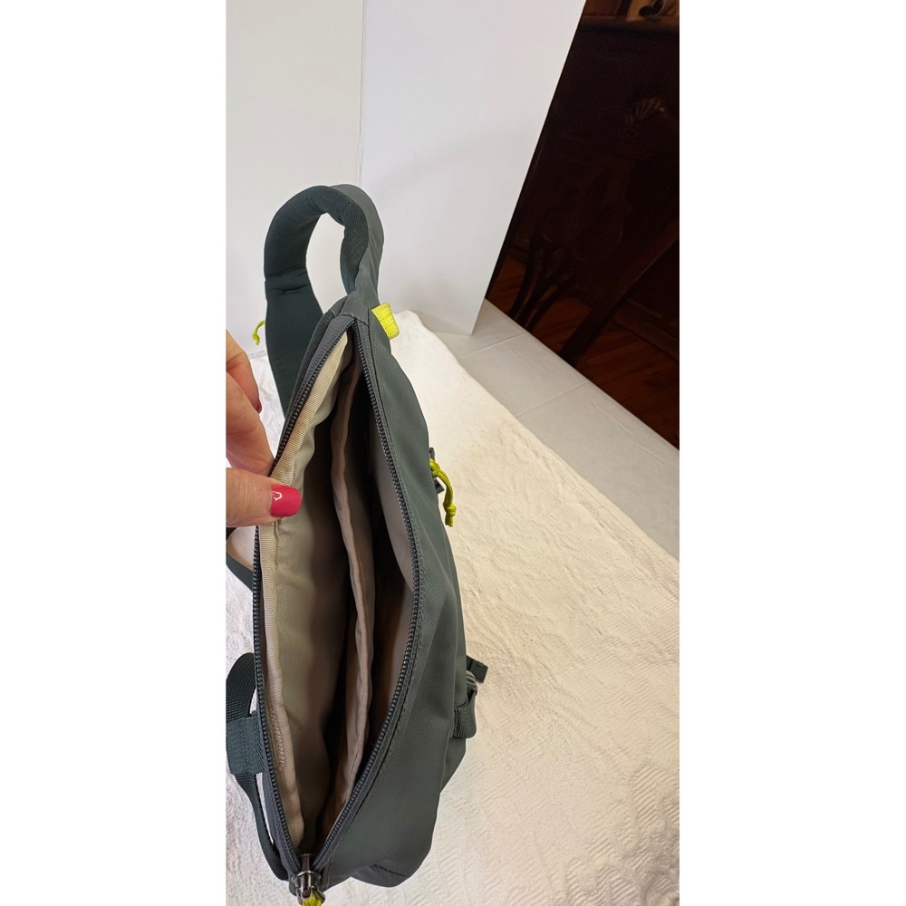 Patagonia Atom Sling 8L Forge Grey Yellow Crossbody Shoulder Bag 48261 - Picture 5 of 7